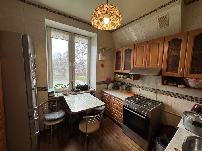 Продам 2х.кв. 2/2 S-43м2 кирпич  газ  на Лысой горе , круг Новый быт. - фото 1