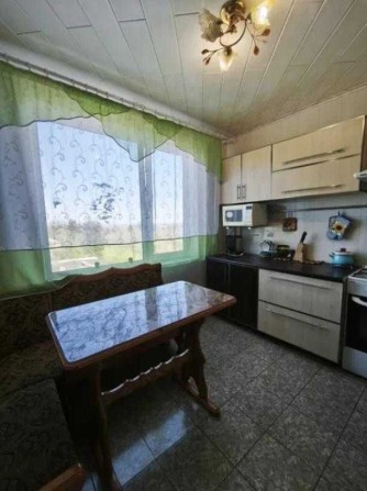 Срочно продам 2 комнатную квартиру с капитальным ремонтом. м. Индустриальная 10 минут. - фото 1