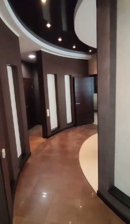 Продаю 3-к 109 м2 метро Защитников Украины, ЖК Московский - фото 1