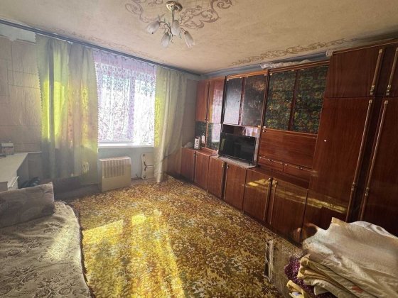 Продається двокімнатна квартира в самому центрі Гнівані Гнівань