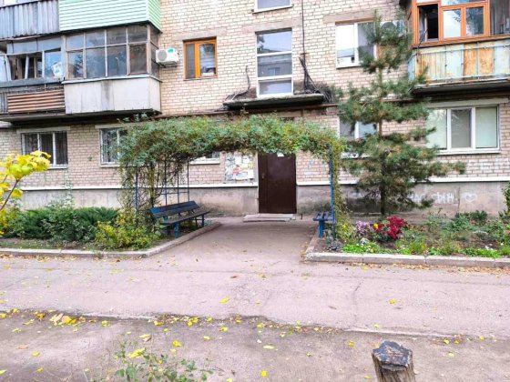 Продам 1 ком. квартиру в Павлограде 15000$ Терновка