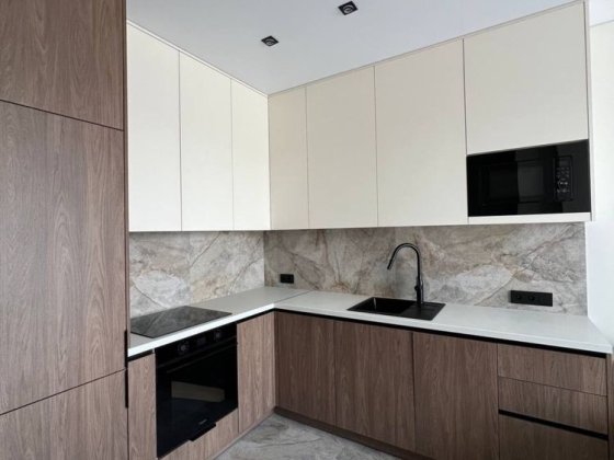 Продається гарна квартира в Еліт Парк Сторожница