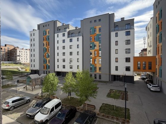 Здана 2 кімнатна квартира на 3 поверсі  з терасою , комора в подарунок Вовчинець