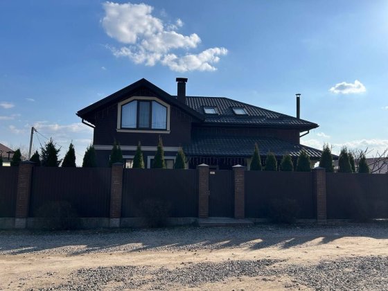 Оренда будинку в Гостомелі тихий та спокійний район з гарною ділянкою