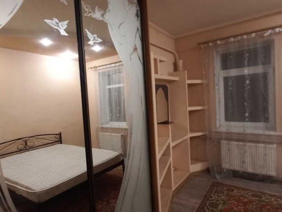 Вільний до заселення, півбудинку, центр Бровары