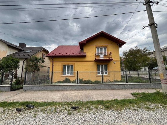 Оренда Будинку 120м². 7 соток ділянка. Івано-Франківськ. Меблі. Техніка Гараж