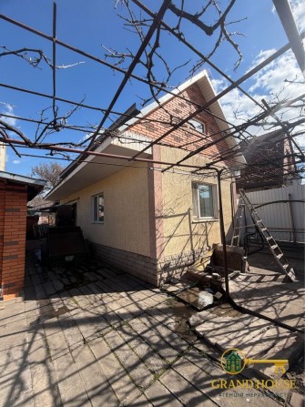 Оренда будинку на Червоній БЕЗ КОМУНАЛЬНИХ ПЛАТЕЖІВ - фото 1