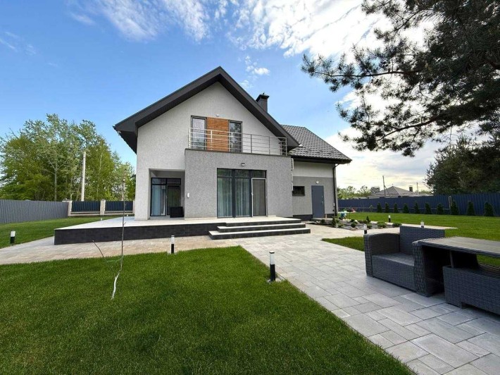 Оренда просторого 2-поверхового будинку біля лісу та річки — 180 м², євроремонт, баня, гараж - фото 1
