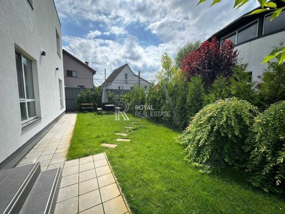 Оренда будинку Осокорки Садова вулиця басейн можна на літо генератор Славутич Київ