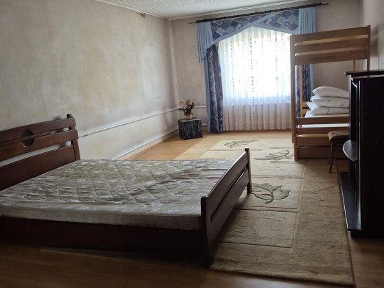 Здам окрему частину будинку квартирного типу