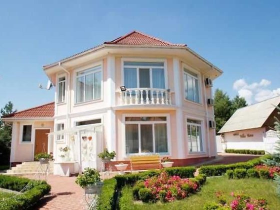 Здається в оренду  двоповерховий цегляний будинок з євроремонтом.З меблями та побутовою технікою Житомир