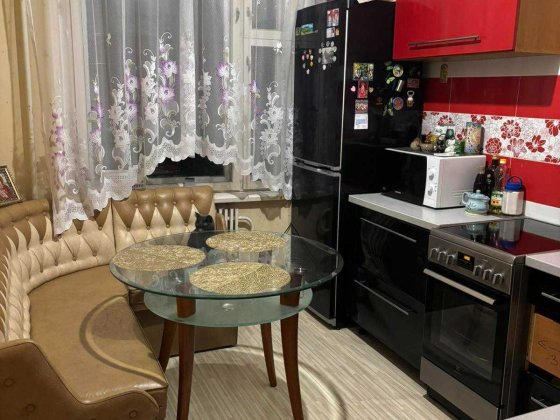 Продам 4-х кімнатну в Дніпровському кварталі Славутич