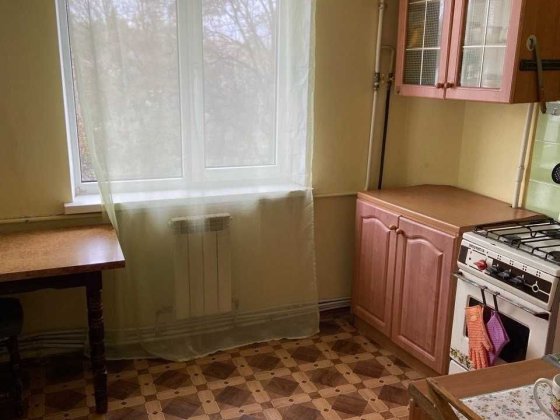 Продається 2-кімнатна квартира в центрі Бородянки, ГАЗ, відновлений будинок, мінімальне оформлення,  Бородянка