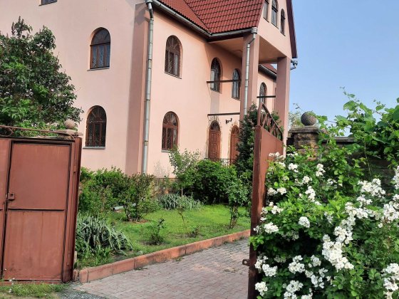 Оренда будинку  6 кімнат, гараж, підвал, газ Новосілки Вишгород Новосілки