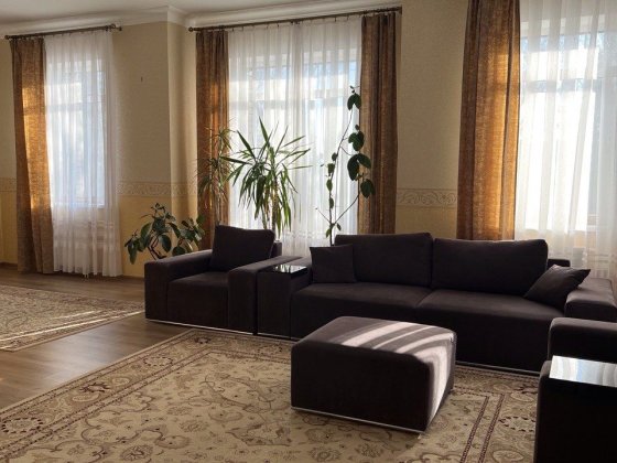 Оренда будинку  с.Петрушки  220м ремонт,ліс, озера Петрушки