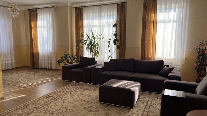 Оренда будинку  с.Петрушки  220м ремонт,ліс, озера - фото 1
