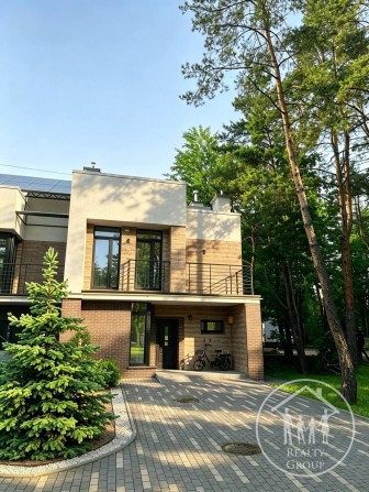 ОРЕНДА.3-х поверхового котеджу з власною терасою та подвір’ям. - фото 1