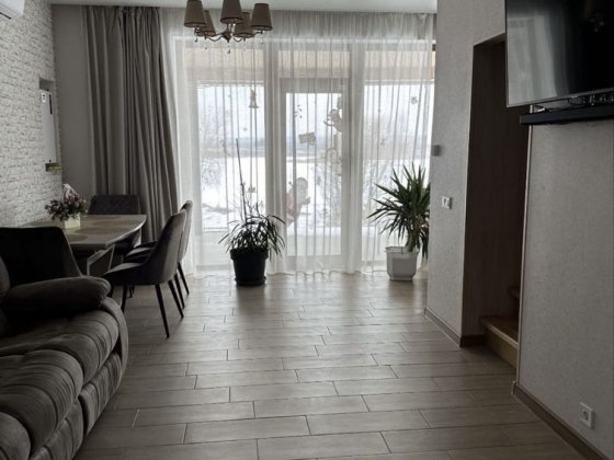 Аренда дома  3 спальни , 100м2 . Басейн , Безлюдовка  , 5 км от Харькова