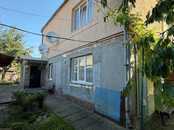 Продається 2-кімнатна квартира у Винниках (вул. Степана Бандери) Винники
