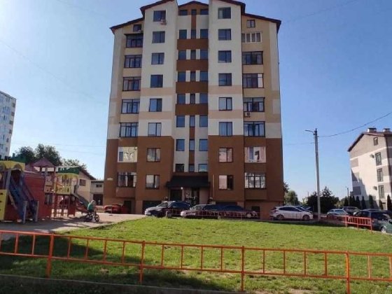 Продаж 3-к. квартири ДВОРІВНЕВА ЗДАНА 109/96/13м² Винники вул. Винна Гора 109000$ Винники