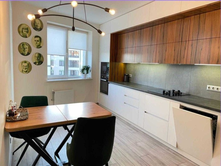 Продаж 3 кімнатної квартири з ремонтом, Винники - фото 1