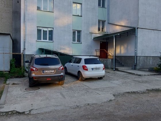 Продаю трикімнатну квартиру Самбор