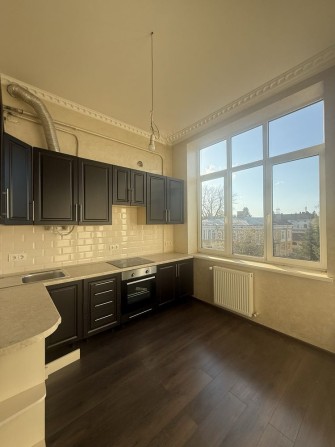 Продаж ексклюзивної 3-кімнатної квартири в центрі Самбора - фото 1