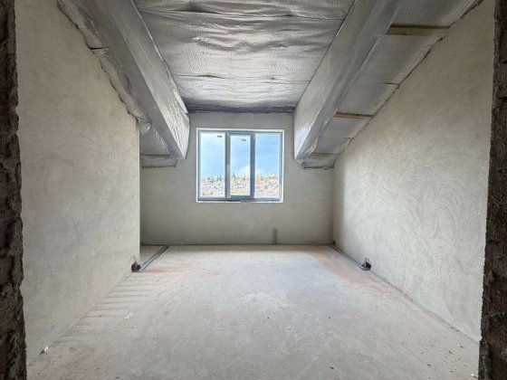Продаж 2-кім. квартири 72 м.кв. з правом власності Пустомыты