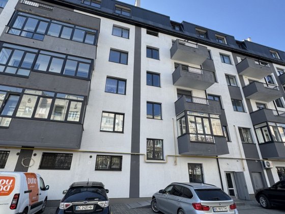 Продається 3-кімнатна квартира в 10 хв до Вікторія Гарденс, м. Пустоми Пустомыты