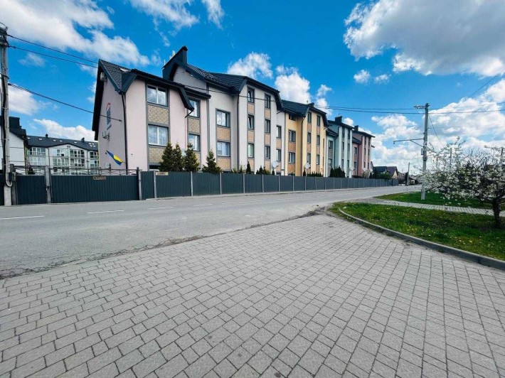 Продаж дворівневої 3 кім квартири в м.Винники ЖК ''Мала Швейцарія'' - фото 1