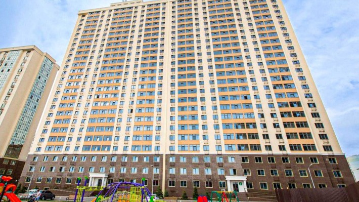 Розкішна 3 кімнатна квартира 97 м2 на вул. Академіка Сахарова - фото 1