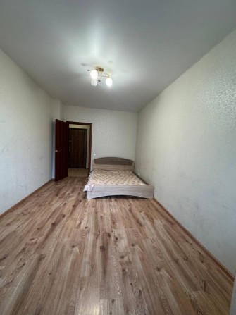 Продам 1 комнатную квартиру жк 7 небо средний этаж - фото 1