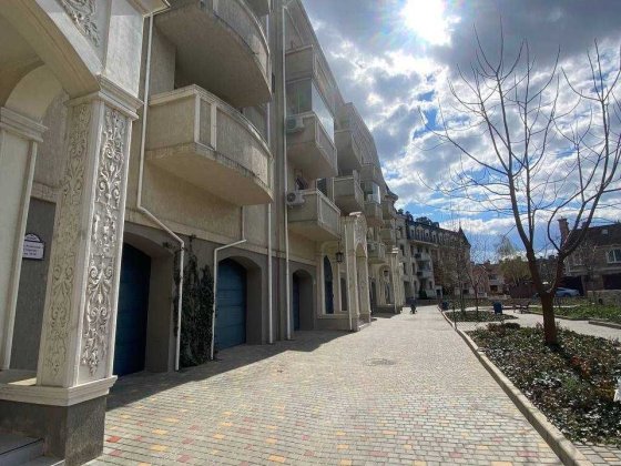 В продаже стильная 1-комнатная квартира в престижном комплексе ЖК Зеленый Мыс Крижанівка