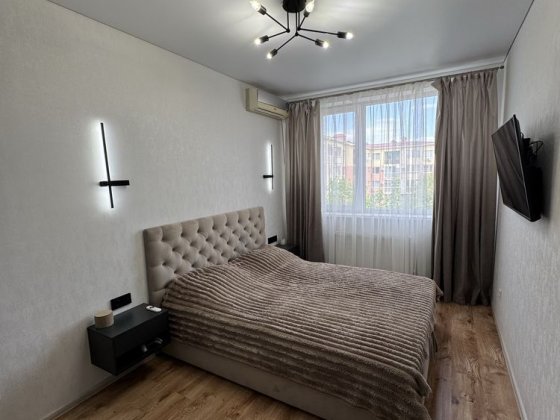 Продам 2 комнатную квартиру ЖК 7 небо е видновлення Авангард