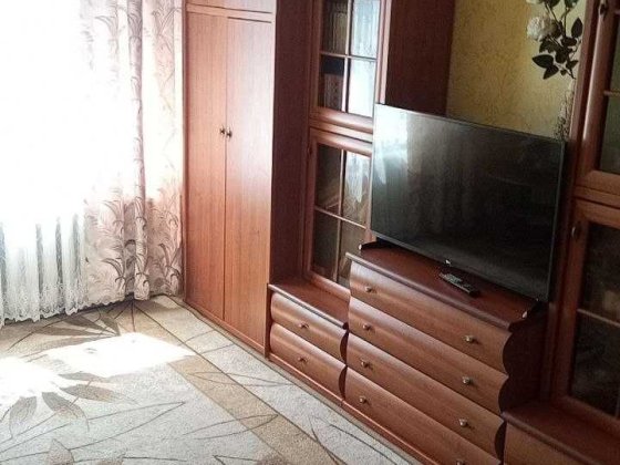 Продам 2-х кімнатну квартиру в центрі м. Карлівка Карловка