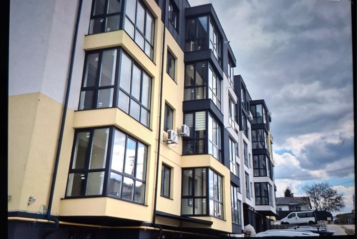 Продаж 2 к. квартири 67,8м2 на дві сторни - фото 1