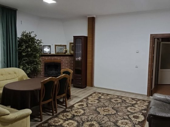 Продається квартира  площею 112 м. кв Волочиськ