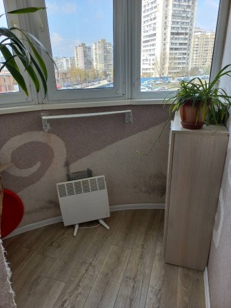 Продаж 1к Крушельницької 13.Метро Харківська. Позняки Ревуцького  Вишняківська - фото 1