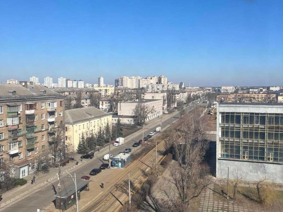 Без комісії !3-х кімнатна,вул.Празька 3.Цегляний будинок,ліфт,2балкони
