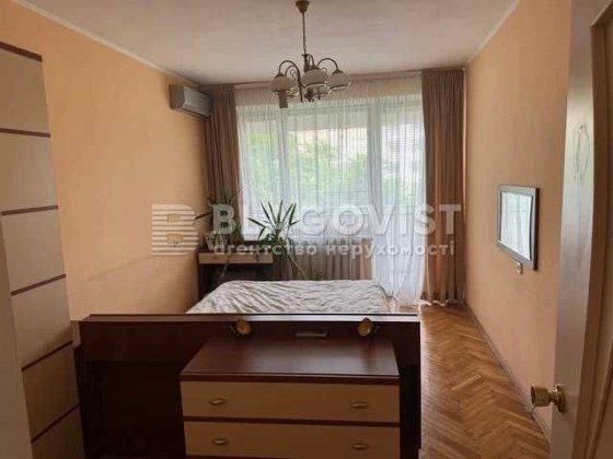 Продаж 2- кімнатної квартири по вул. Тарасівській,21 Київ