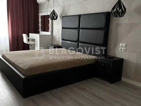 продаж 3 к квартири метро лівобережна Киев