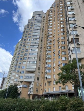 Завжди є світло! Без комісії продам 2к квартиру , ст.м Голосіївська 10 хвилин. - фото 1