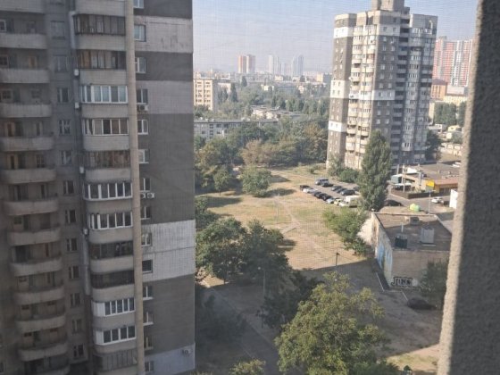 Дніпровський р н Азербажанська 16/1 продаю 4х кім кв 98 кв м