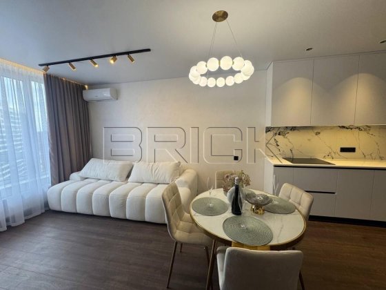 ЖК Варшавський Плюс квартира 1к 47м² Продаж вул Олександра Олеся 10 Виноградар Київ