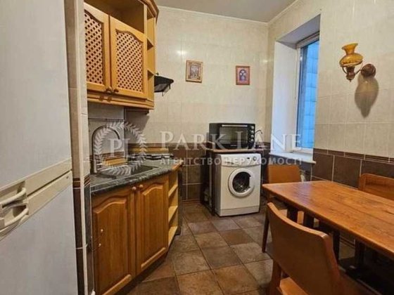 Центр Липки Інституцька 15/5 Продаж 2-кімнатної квартири