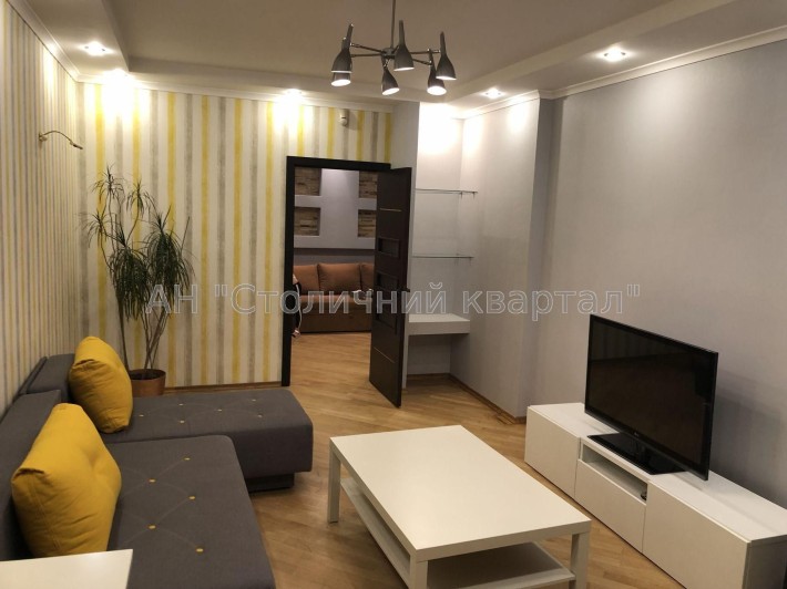ЖК Південна Брама Дніпровська набережна 26б метро Осокорки - фото 1