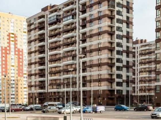 БЕЗ%ЖК Варшавський 2 комфортна та затишна 3к квартира 94,9мкв 8,5мкв засклений балкон лоджия у двір 
