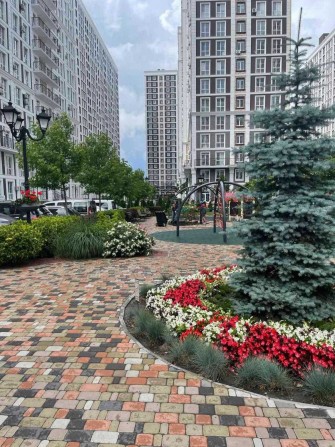 ТОП!У ПРОДАЖУ простора 2-кімнатна квартира з коморою, ЖК Нова Англія. - фото 1