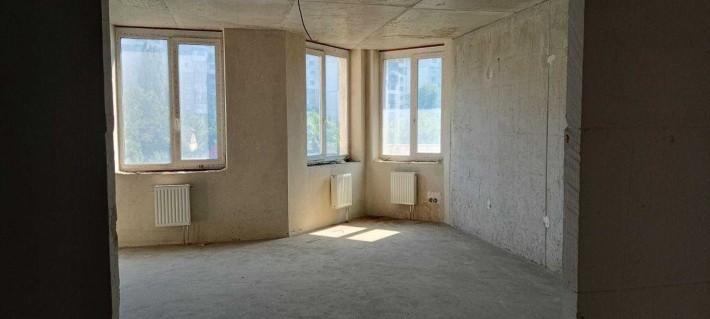 Продається 2-кім квартира площею 102,9 м² по вул. Саперно-Слобідська, 22 вільне планування - фото 1
