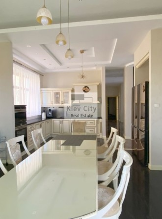 Оренда приватного будинку.  560 м2. Київ. Голосіїв. Без комісії. - фото 1